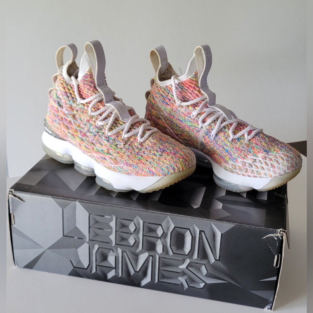 Lebron James XV- Youth Size 7